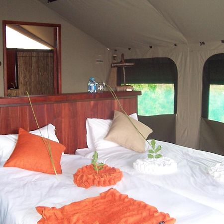 Nkasa Lupala Tented Lodge Sangwali Zewnętrze zdjęcie