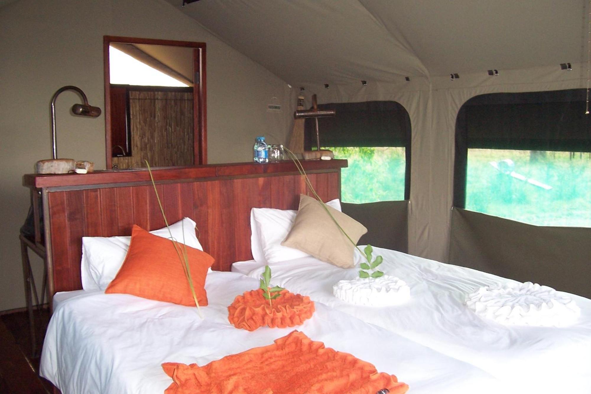 Nkasa Lupala Tented Lodge Sangwali Zewnętrze zdjęcie